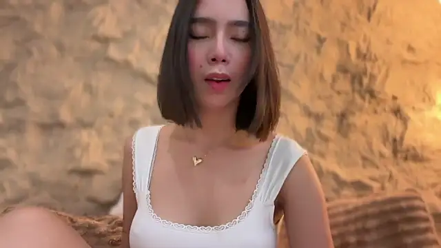 GenesisCastillano online show from 04/09/26, 02:57