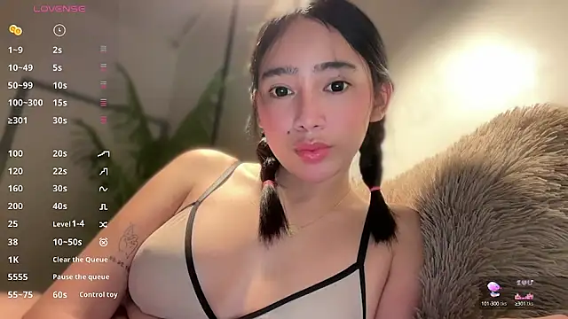 GenesisCastillano online show from 10/24/25, 10:36