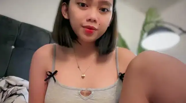Snapshot of GenesisCastillano chatting on 03/07/25, 11:40 GenesisCastillano online show from 03/07/25, 11:40