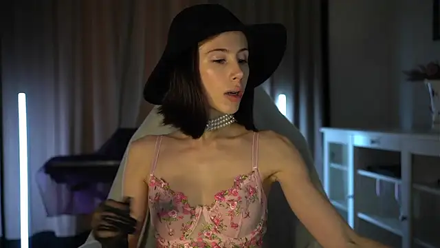 Your Nicolett online show from 09/26/25, 04:41