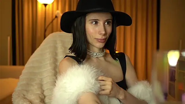 Your Nicolett online show from 03/12/26, 03:34