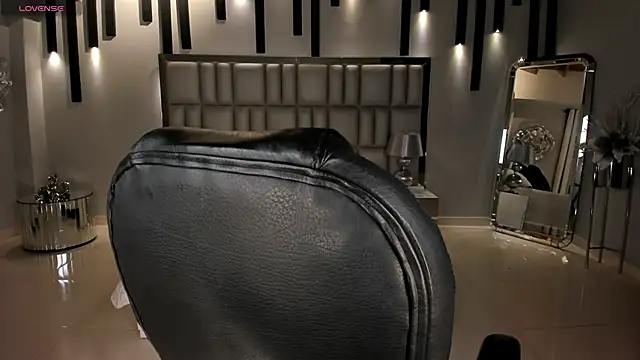 NickyLawson online show from 11/29/25, 04:12