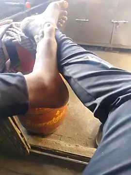 Snapshot of khilkhiladi chatting on 03/25/26, 11:42 khilkhiladi online show from 03/25/26, 11:42