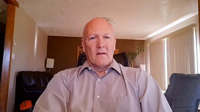 Snapshot of BasicAnt chatting on 06/19/26, 02:23 BasicAnt online show from 06/19/26, 02:23