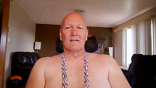 Snapshot of BasicAnt chatting on 06/03/26, 02:33 BasicAnt online show from 06/03/26, 02:33