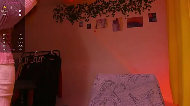 mollytuck online show from 12/02/25, 03:47