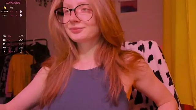 Snapshot of mollytuck chatting on 12/21/25, 02:41 mollytuck online show from 12/21/25, 02:41