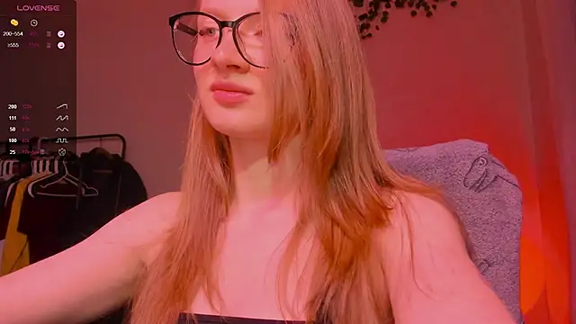 mollytuck online show from 10/28/25, 03:11