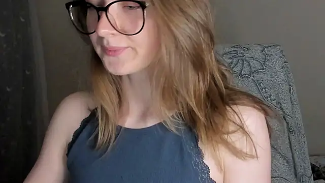 Snapshot of mollytuck chatting on 09/12/25, 04:40 mollytuck online show from 09/12/25, 04:40