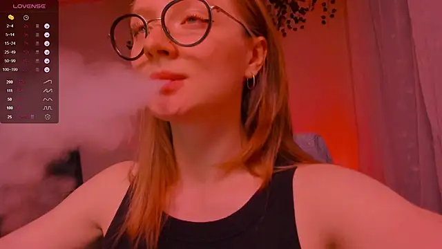Snapshot of mollytuck chatting on 10/17/25, 03:14 mollytuck online show from 10/17/25, 03:14