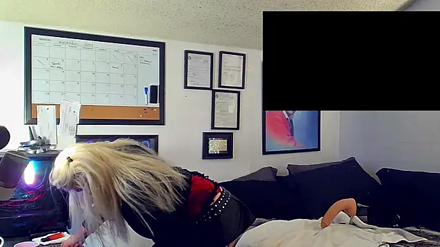 Snapshot of DoMeDoggyDiana chatting on 12/04/24, 06:49 DoMeDoggyDiana online show from 12/04/24, 06:49