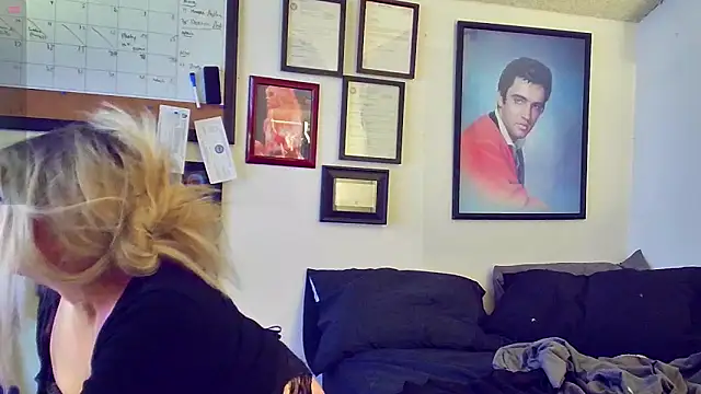 Snapshot of DoMeDoggyDiana chatting on 03/15/25, 02:23 DoMeDoggyDiana online show from 03/15/25, 02:23