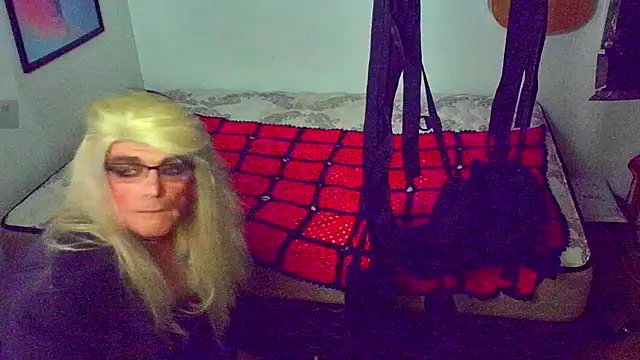 Snapshot of DoMeDoggyDiana chatting on 11/01/25, 07:46 DoMeDoggyDiana online show from 11/01/25, 07:46