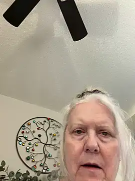 Kaitlyn Winters online show from 01/14/26, 07:06