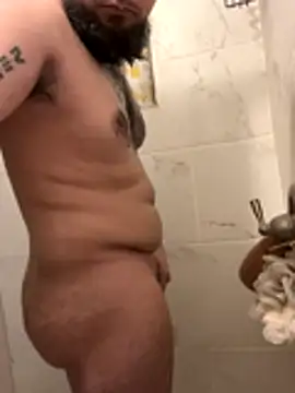 Snapshot of cnasty5621333 chatting on 10/22/25, 05:40 cnasty5621333 online show from 10/22/25, 05:40