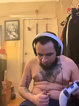 Snapshot of cnasty5621333 chatting on 10/17/25, 06:06 cnasty5621333 online show from 10/17/25, 06:06