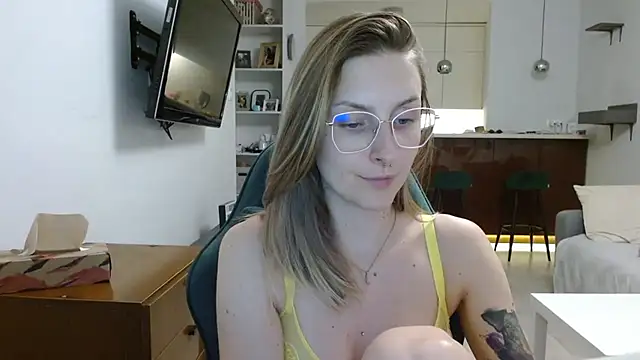 illusorycat online show from 09/18/25, 07:39