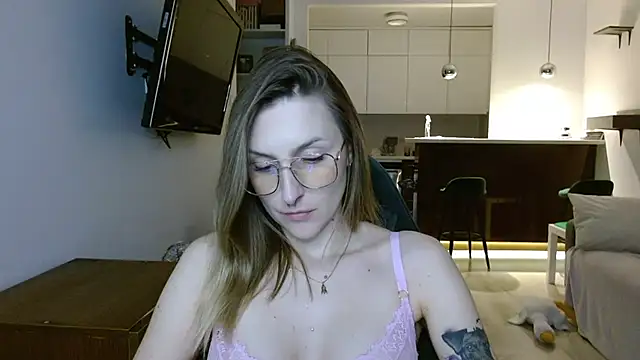 illusorycat online show from 10/03/25, 08:10