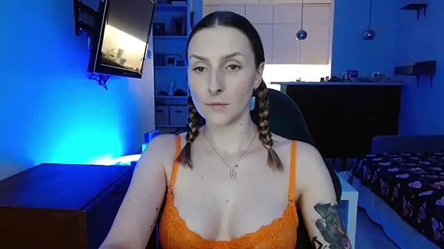 illusorycat online show from 10/24/25, 01:54