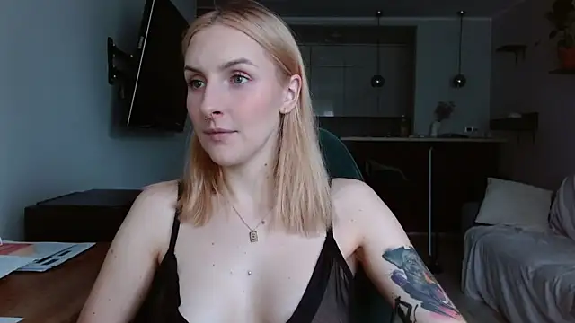 illusorycat online show from 11/17/25, 10:52