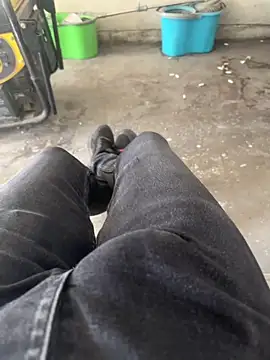 MAHKE12 online show from 10/10/25, 09:43