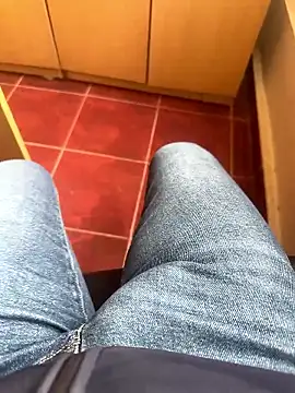 MAHKE12 online show from 11/11/25, 09:48