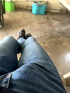 MAHKE12 online show from 10/15/25, 09:06