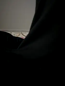 MAHKE12 online show from 10/31/25, 10:05