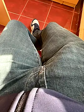 MAHKE12 online show from 10/21/25, 09:52