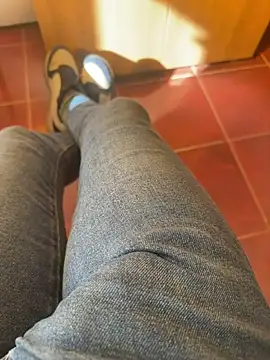 MAHKE12 online show from 11/21/25, 09:30