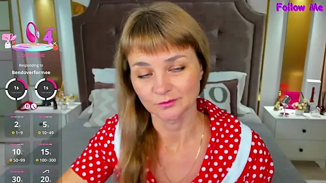 Snapshot of annasimonsj chatting on 10/16/25, 01:03 annasimonsj online show from 10/16/25, 01:03