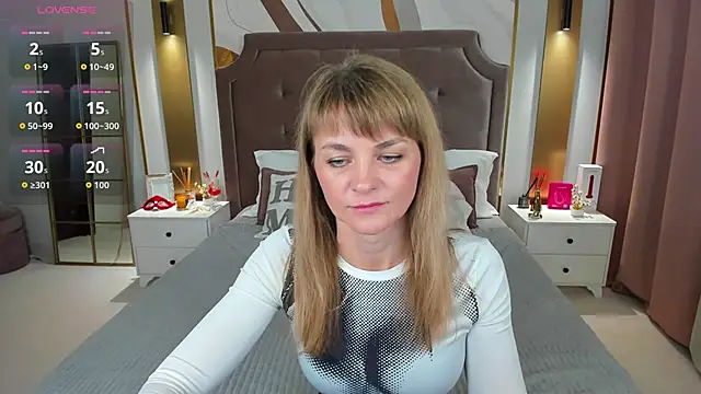 annasimonsj online show from 04/15/26, 12:49