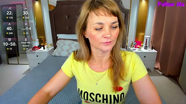 Snapshot of annasimonsj chatting on 10/23/25, 01:04 annasimonsj online show from 10/23/25, 01:04