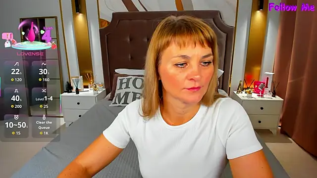 Snapshot of annasimonsj chatting on 09/30/25, 01:00 annasimonsj online show from 09/30/25, 01:00