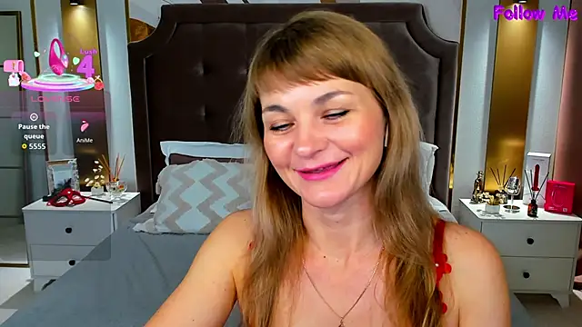 Snapshot of annasimonsj chatting on 11/24/25, 01:05 annasimonsj online show from 11/24/25, 01:05