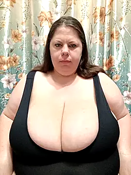 Snapshot of Ginabig chatting on 04/07/26, 02:57 Ginabig online show from 04/07/26, 02:57