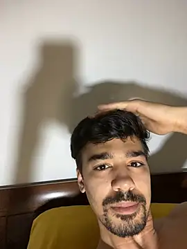 Hermanooooooo online show from 05/11/26, 01:45