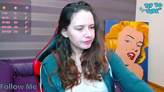 iris nikhols online show from 09/09/25, 12:54