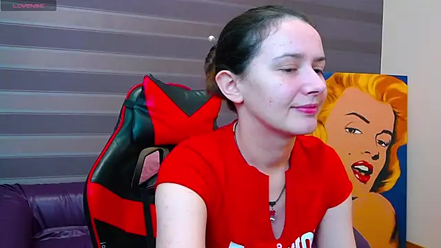 iris nikhols online show from 11/05/25, 03:09