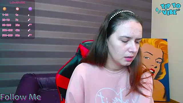 iris nikhols online show from 10/08/25, 02:02