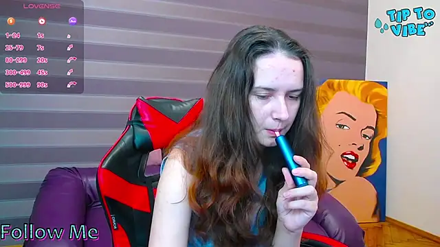 iris nikhols online show from 11/21/25, 04:22