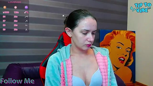 iris nikhols online show from 11/11/25, 04:07