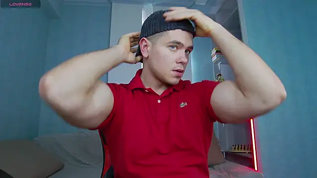 Snapshot of Arilas_ chatting on 02/14/25, 10:28 Arilas  online show from 02/14/25, 10:28