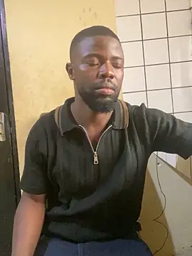 Snapshot of vannycov chatting on 11/15/25, 12:20 vannycov online show from 11/15/25, 12:20