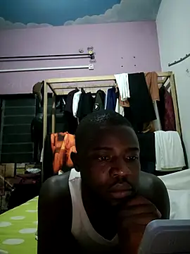 Snapshot of vannycov chatting on 11/03/25, 11:30 vannycov online show from 11/03/25, 11:30