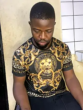 Snapshot of vannycov chatting on 11/11/25, 11:31 vannycov online show from 11/11/25, 11:31