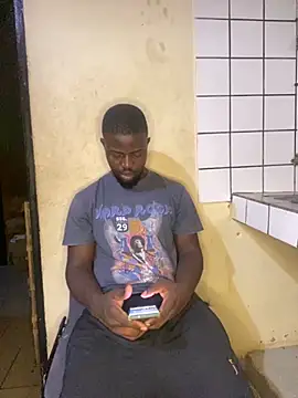 Snapshot of vannycov chatting on 11/10/25, 11:32 vannycov online show from 11/10/25, 11:32