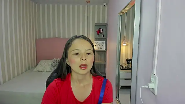 LORELAIGIVEN online show from 10/08/25, 12:28