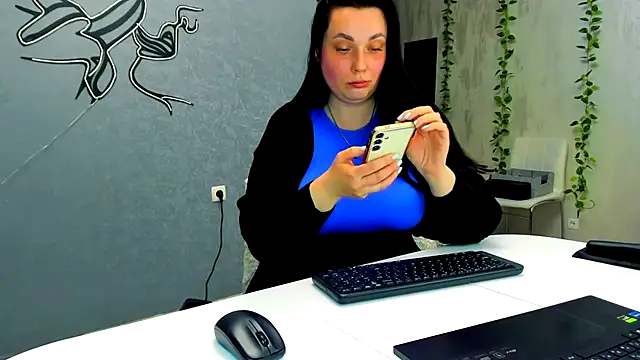 WorshipLilit online show from 02/11/26, 05:57