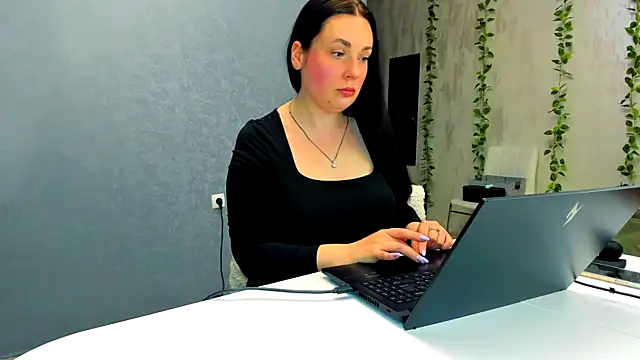 WorshipLilit online show from 04/10/26, 07:54